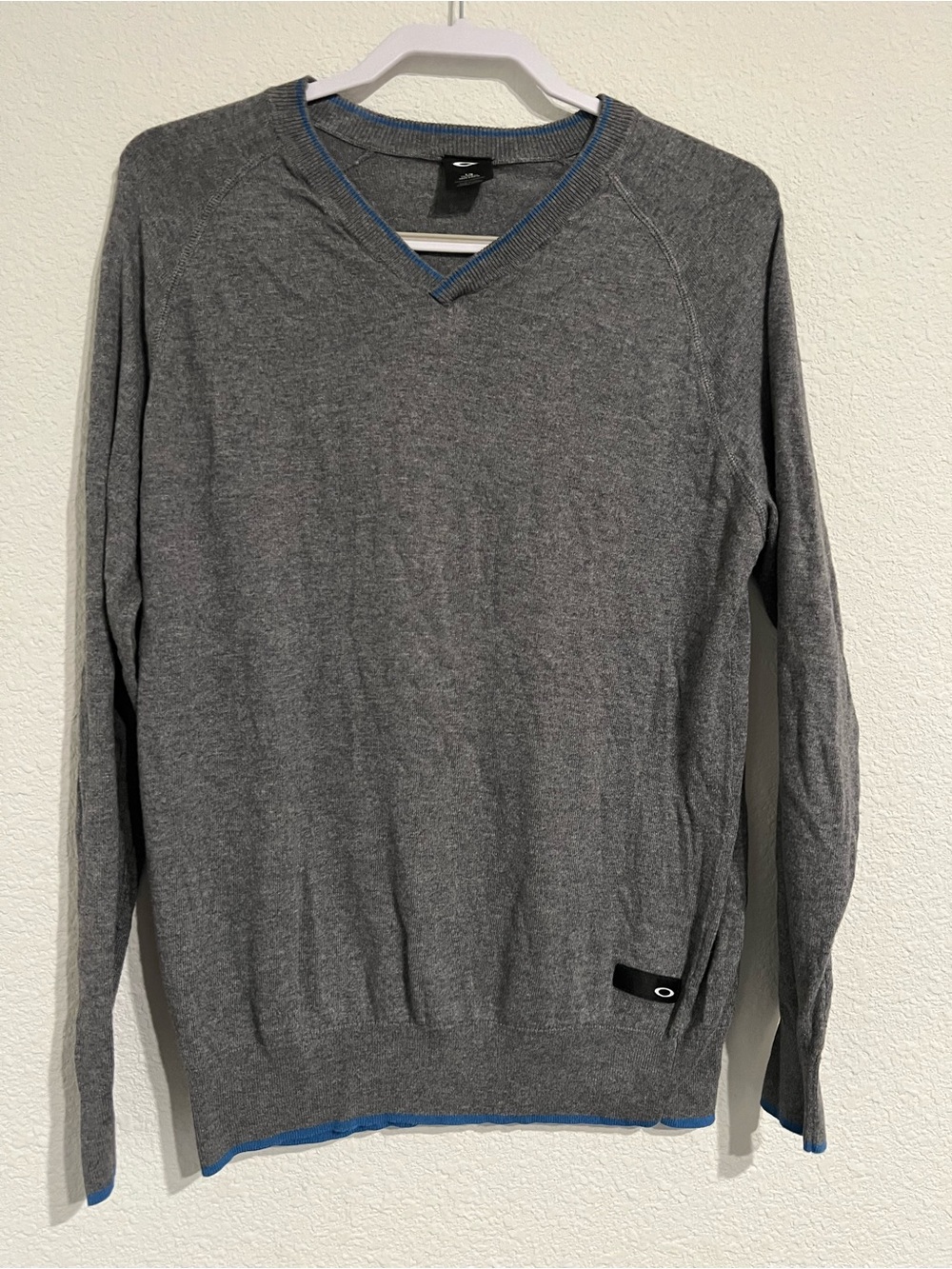 Oakley Men's Gray V-Neck Sweater with Blue Trim
